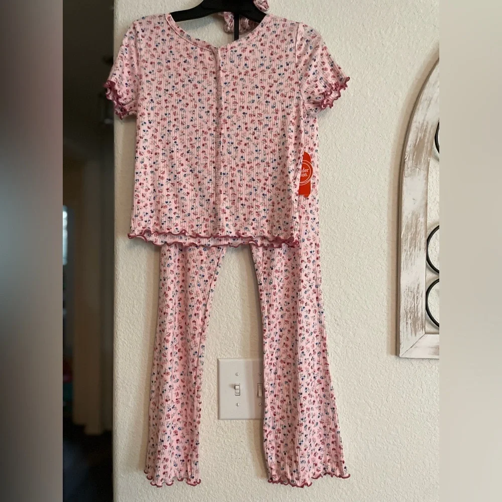 Charming Pink Floral Kids Pajama Set size M 7/8-NWT